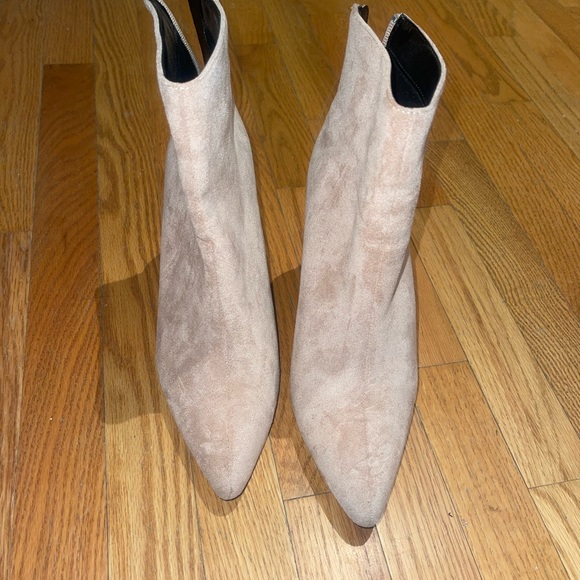 Suede like booties on thick heel - Picture 4 of 6